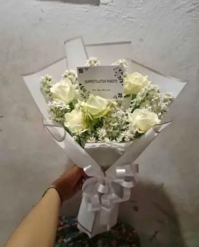Buket Bunga Wisuda Murah di Rumah Duka Menteng Palangkaraya